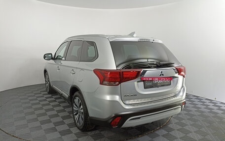 Mitsubishi Outlander III рестайлинг 3, 2021 год, 3 406 000 рублей, 7 фотография