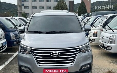 Hyundai Grand Starex Grand Starex I рестайлинг 2, 2020 год, 2 870 000 рублей, 3 фотография