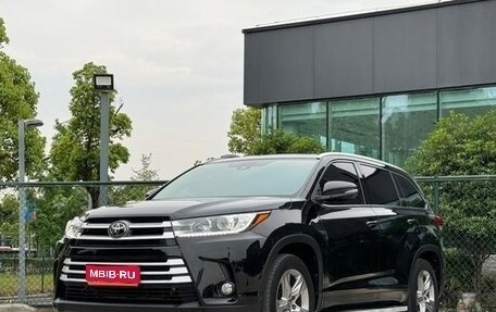 Toyota Highlander III, 2021 год, 3 600 000 рублей, 1 фотография