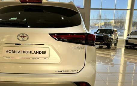 Toyota Highlander, 2024 год, 8 000 000 рублей, 8 фотография