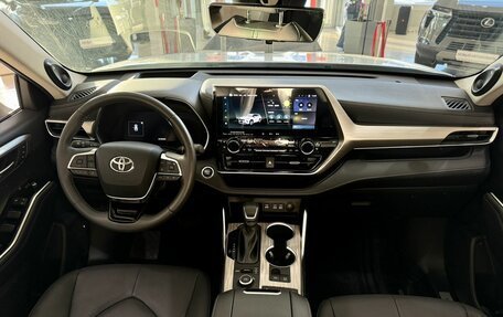 Toyota Highlander, 2024 год, 8 000 000 рублей, 10 фотография