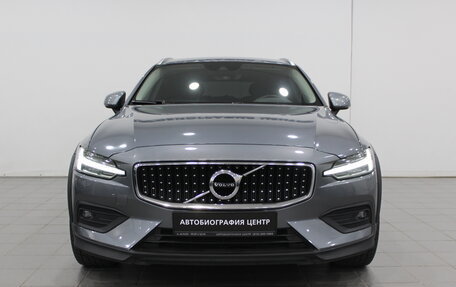 Volvo V60 Cross Country II, 2021 год, 4 190 000 рублей, 2 фотография