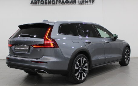 Volvo V60 Cross Country II, 2021 год, 4 190 000 рублей, 4 фотография