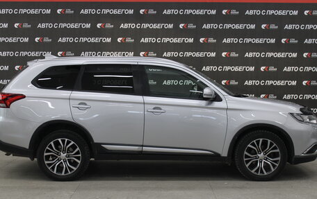 Mitsubishi Outlander III рестайлинг 3, 2017 год, 2 328 000 рублей, 4 фотография