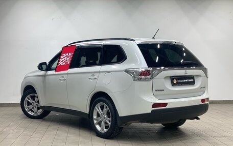 Mitsubishi Outlander III рестайлинг 3, 2014 год, 1 560 000 рублей, 4 фотография