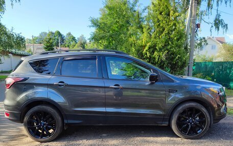 Ford Escape III, 2018 год, 1 600 000 рублей, 1 фотография