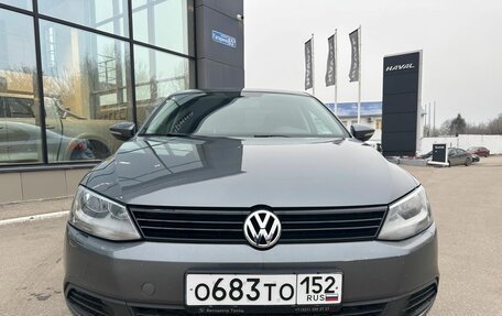 Volkswagen Jetta VI, 2011 год, 949 000 рублей, 2 фотография