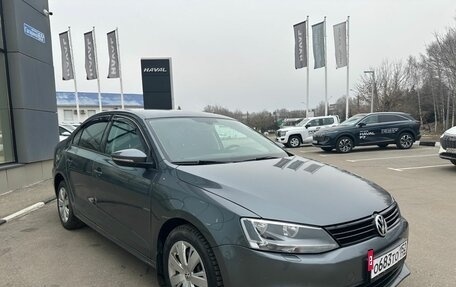 Volkswagen Jetta VI, 2011 год, 949 000 рублей, 3 фотография