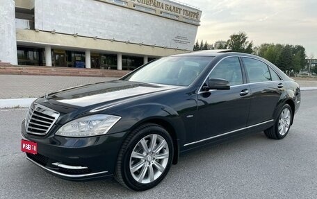 Mercedes-Benz S-Класс, 2011 год, 2 550 000 рублей, 1 фотография