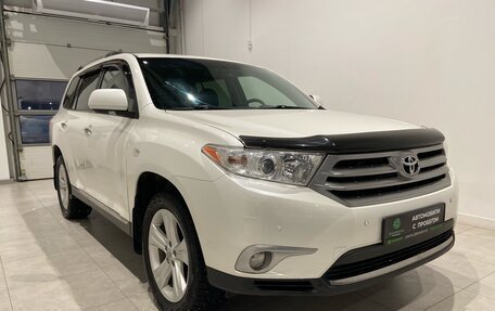 Toyota Highlander III, 2013 год, 2 450 000 рублей, 3 фотография