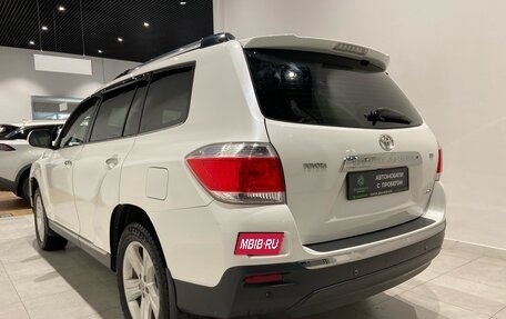 Toyota Highlander III, 2013 год, 2 450 000 рублей, 6 фотография