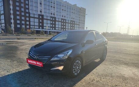 Hyundai Solaris II рестайлинг, 2015 год, 1 030 000 рублей, 3 фотография