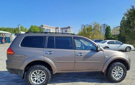 Mitsubishi Pajero Sport II рестайлинг, 2013 год, 1 870 000 рублей, 4 фотография