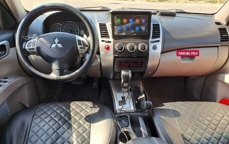 Mitsubishi Pajero Sport II рестайлинг, 2013 год, 1 870 000 рублей, 11 фотография