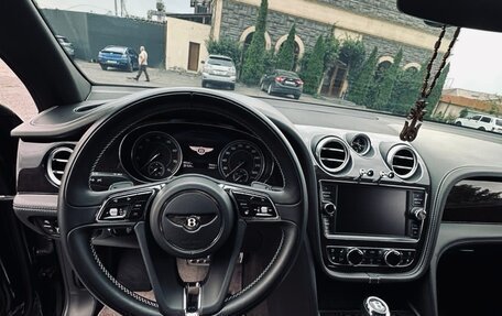 Bentley Bentayga I, 2016 год, 12 000 000 рублей, 8 фотография