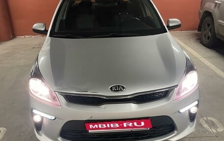 KIA Rio IV, 2018 год, 950 000 рублей, 2 фотография