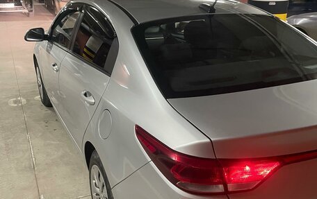 KIA Rio IV, 2018 год, 950 000 рублей, 6 фотография