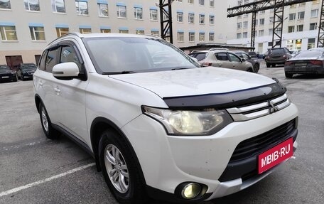 Mitsubishi Outlander III рестайлинг 3, 2014 год, 1 460 000 рублей, 1 фотография