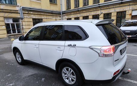 Mitsubishi Outlander III рестайлинг 3, 2014 год, 1 460 000 рублей, 2 фотография