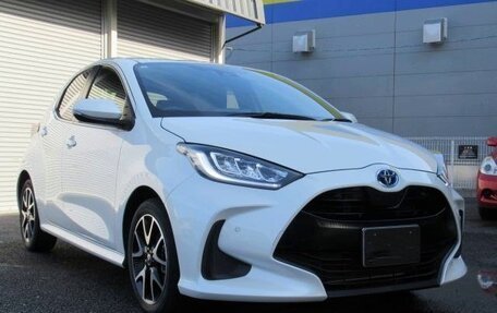 Toyota Yaris, 2021 год, 1 070 000 рублей, 4 фотография