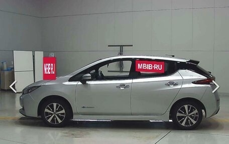 Nissan Leaf II, 2019 год, 2 000 000 рублей, 15 фотография