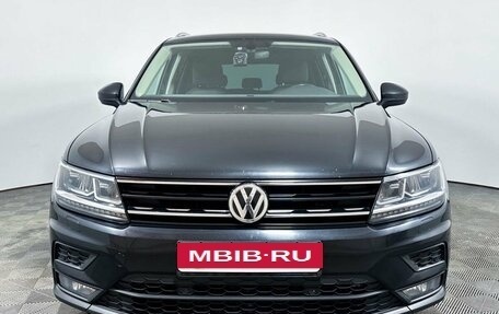 Volkswagen Tiguan II, 2018 год, 2 949 000 рублей, 2 фотография