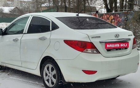 Hyundai Solaris II рестайлинг, 2013 год, 715 000 рублей, 13 фотография