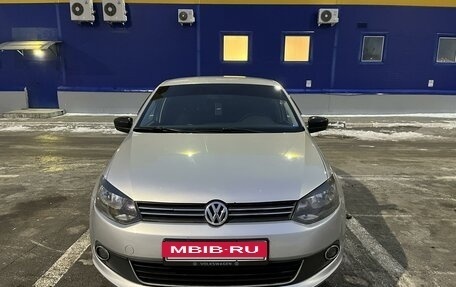 Volkswagen Polo VI (EU Market), 2014 год, 900 000 рублей, 2 фотография