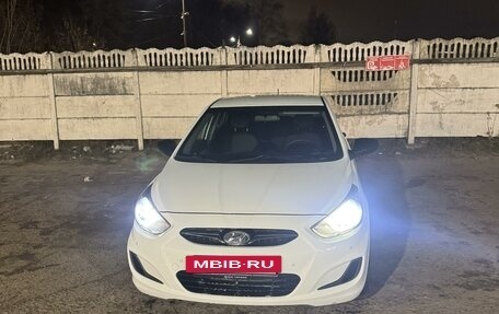 Hyundai Solaris II рестайлинг, 2012 год, 925 000 рублей, 4 фотография