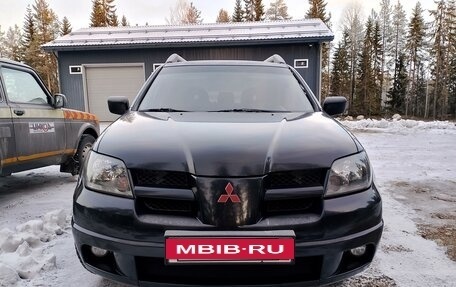 Mitsubishi Outlander III рестайлинг 3, 2004 год, 650 000 рублей, 1 фотография