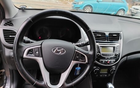 Hyundai Solaris II рестайлинг, 2012 год, 930 000 рублей, 8 фотография