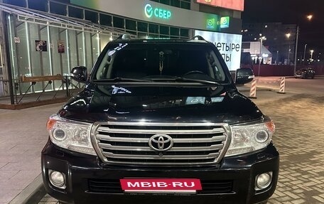 Toyota Land Cruiser 200, 2014 год, 4 050 000 рублей, 16 фотография