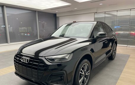 Audi Q5, 2023 год, 12 820 000 рублей, 2 фотография