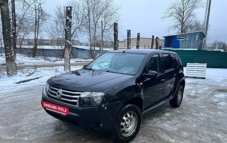 Renault Duster I рестайлинг, 2013 год, 910 000 рублей, 2 фотография