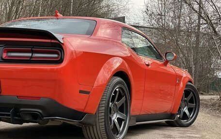 Dodge Challenger III рестайлинг 2, 2019 год, 6 350 000 рублей, 2 фотография