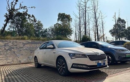 Skoda Superb III рестайлинг, 2019 год, 2 300 000 рублей, 4 фотография