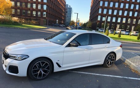 BMW 5 серия, 2021 год, 5 500 000 рублей, 5 фотография