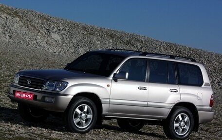 Toyota Land Cruiser 100 рестайлинг 2, 2002 год, 1 900 000 рублей, 1 фотография