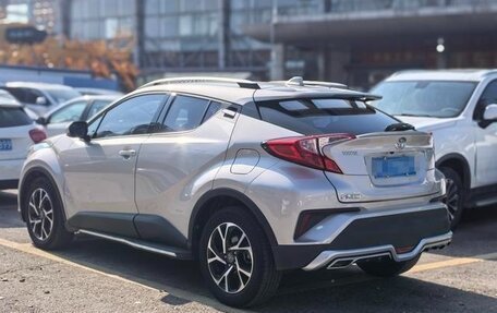 Toyota C-HR I рестайлинг, 2021 год, 1 850 000 рублей, 4 фотография