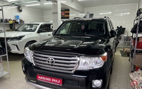 Toyota Land Cruiser 200, 2015 год, 5 000 000 рублей, 1 фотография