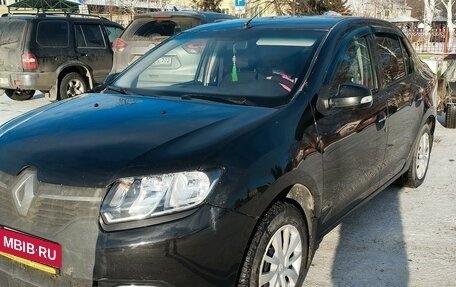 Renault Logan II, 2015 год, 700 000 рублей, 2 фотография