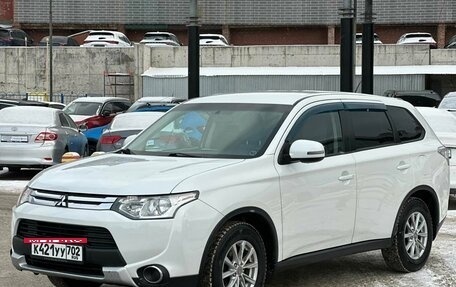 Mitsubishi Outlander III рестайлинг 3, 2014 год, 1 350 990 рублей, 7 фотография