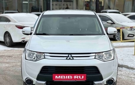 Mitsubishi Outlander III рестайлинг 3, 2014 год, 1 350 990 рублей, 6 фотография