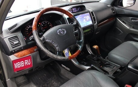 Toyota Land Cruiser Prado 120 рестайлинг, 2003 год, 1 898 000 рублей, 6 фотография