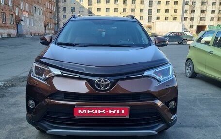 Toyota RAV4, 2017 год, 2 800 000 рублей, 8 фотография