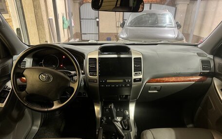 Toyota Land Cruiser Prado 120 рестайлинг, 2006 год, 4 200 000 рублей, 18 фотография