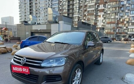 Volkswagen Touareg III, 2012 год, 2 250 000 рублей, 2 фотография