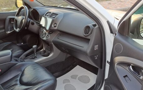 Toyota RAV4, 2012 год, 1 820 000 рублей, 21 фотография