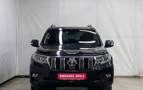 Toyota Land Cruiser Prado 150 рестайлинг 2, 2017 год, 4 150 000 рублей, 2 фотография