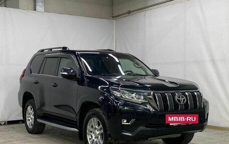 Toyota Land Cruiser Prado 150 рестайлинг 2, 2017 год, 4 150 000 рублей, 3 фотография